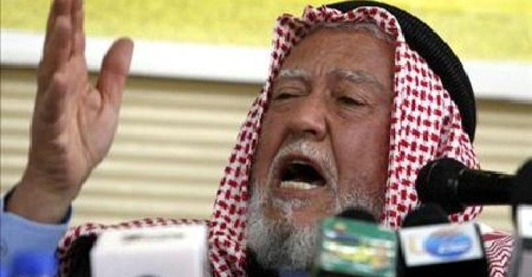 منصور: ضرورة تدخل الملك لخروج البلاد من أزمتها منصور: ضرورة تدخل الملك لخروج البلاد من أزمتها