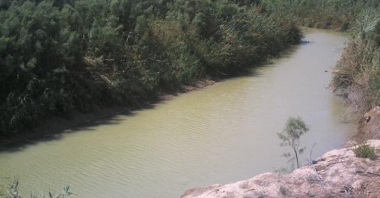 إسرائيل تحاول الاستفادة من نهر الأردن لتنشيط السياحة