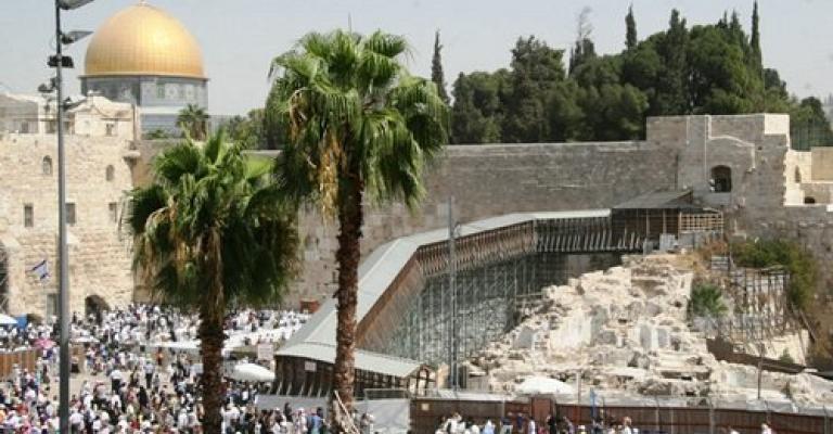 مؤسسة الأقصى: الاحتلال يستكمل هدم باب المغاربة