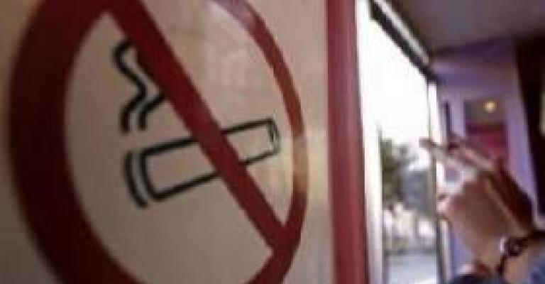 حظر التدخين في الأماكن العامة والمغلقة .. حبر على ورق
