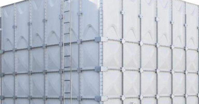 الزرقاء: وفاة شخص سقط عليه خزاني مياه