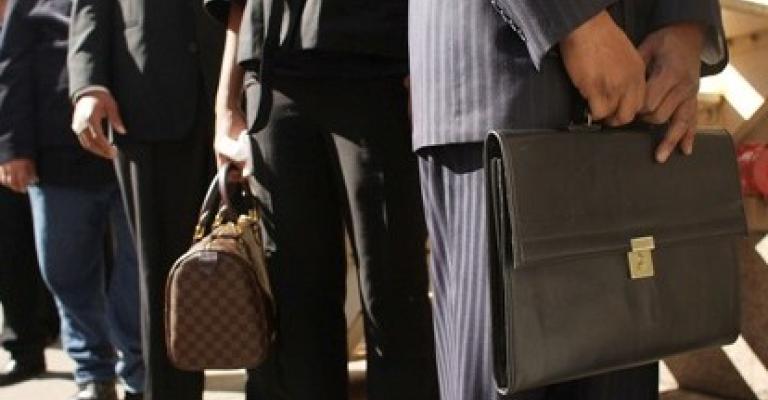 القبض على متخصص بسرقة المواطنين أمام البنوك