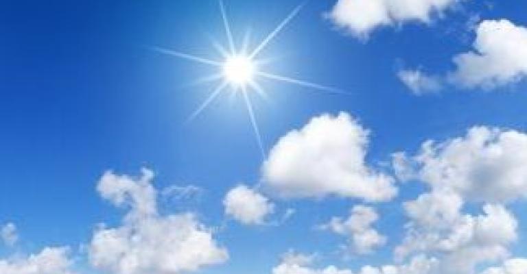 طقس حار انخفاض درجات الحرارة الاثنين 