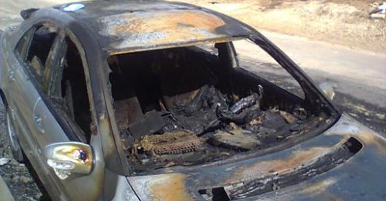 القبض على أحداث أحرقوا سيارات مواطنين في العقبة