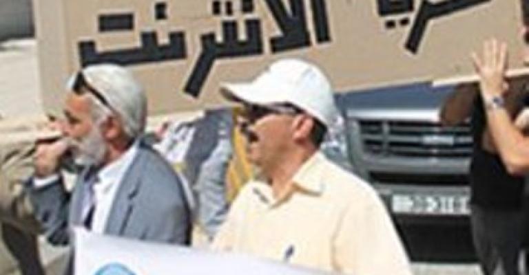 صحفيون يقيمون خيمة اعتصام مفتوح.. ويعتصمون أمام الديوان الأحد