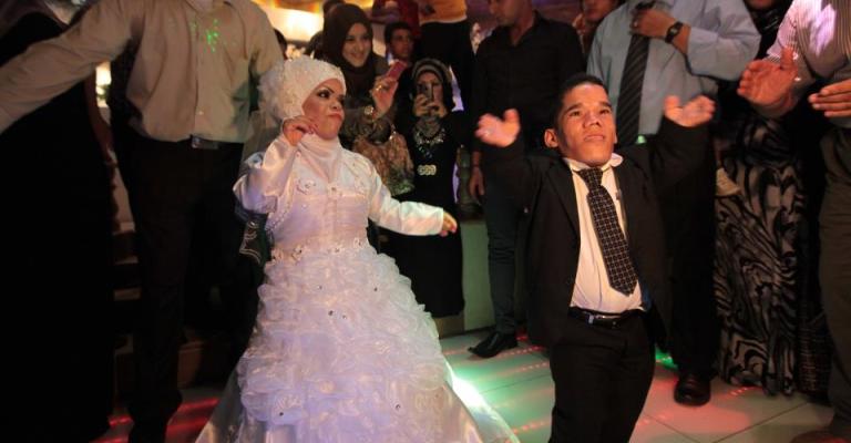 حفل زفاف اقصر رجل في الاردن احمد ابو حجر على زوجته شيرين- عدسة محمد ابو غوش/ فيسبوك