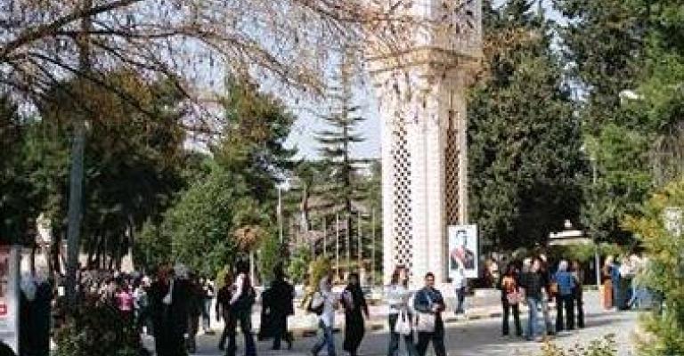 اعتصام لطلبة الطب العائدين من اليمن والأردنية توضح 