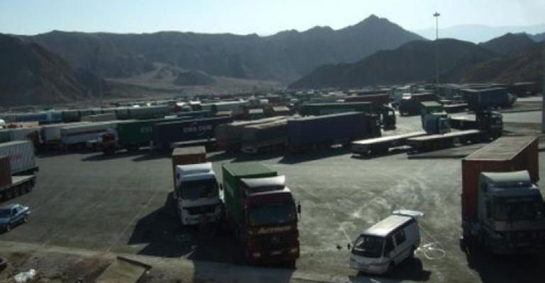 إغلاق المسرب الخلفي لجمرك وادي اليتم إغلاق المسرب الخلفي لجمرك وادي اليتم