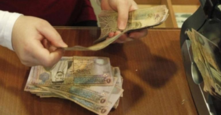 المالية تبدأ الخميس صرف رواتب القطاع العام 