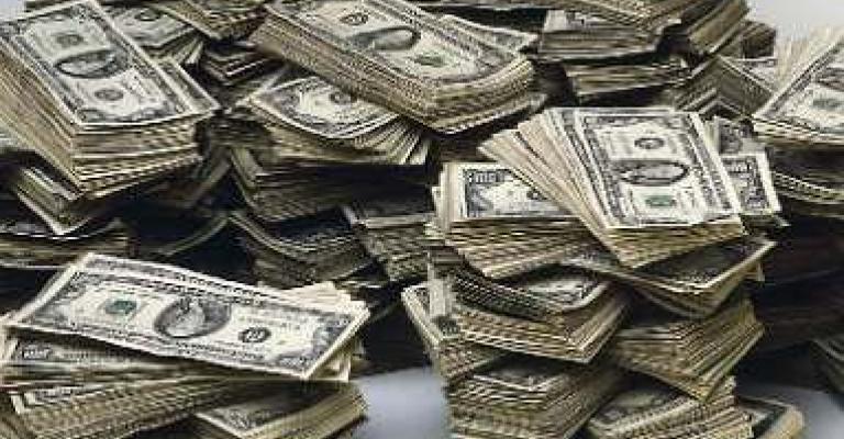 ضبط 140 الف دولار مزيف