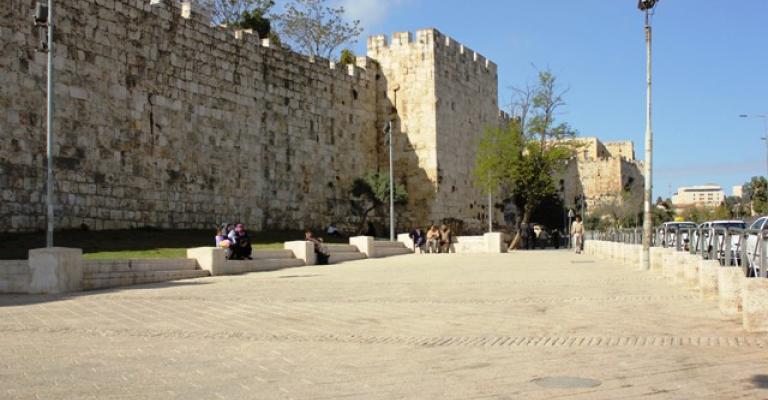سور القدس تحت التهويد و اليونسكو حاضر غائب  