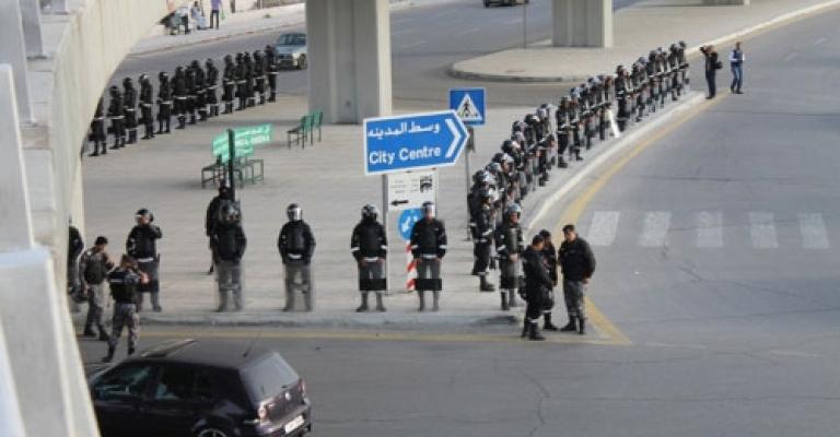 مسيرة باتجاه الداخلية رفضا لقرار رفع الاسعار 