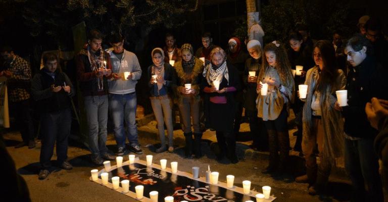 إشعال الشموع "نحن نحب غزة "  