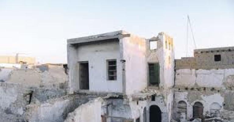 الأمانة تزيل 12 بيتا مهجورا بالعاصمة الأمانة تزيل 12 بيتا مهجورا بالعاصمة