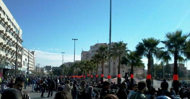 مسيرات تلتقي قرب دوار الداخلية في فعالية "الانتفاضة الشعبية للإصلاح"