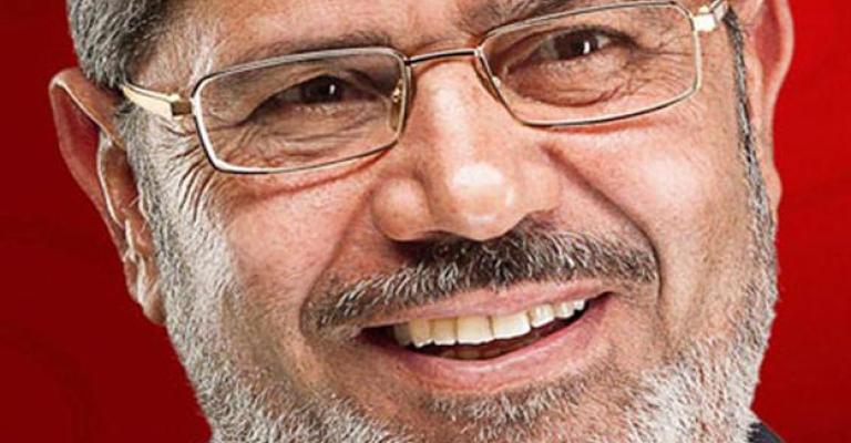 مرسي يدعو المصريين للتصويت على الدستور 
