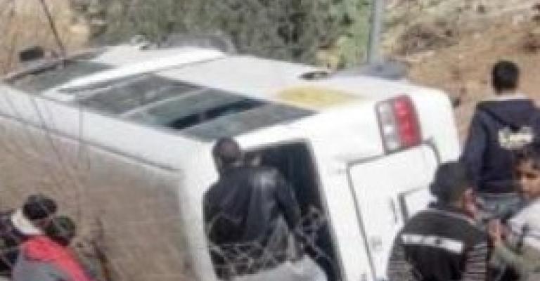 العارضة: 4 وفيات و26 إصابة في تدهور باص 