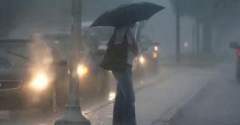 منخفض جوي وأمطار مصحوبة بالرعد 