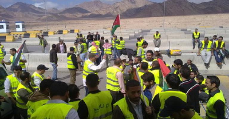 إضراب نافذ يدخل يومه التاسع و الشركة تهدد بالفصل