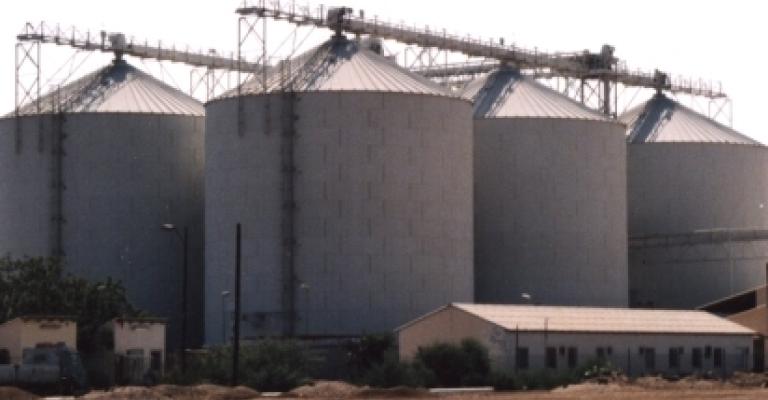 الزرقاء: وفاة عامل إثر سقوطه في صومعة للأعلاف