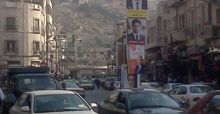 الشتاء والإحباط يطبعان انتخابات عمان بالفتور 