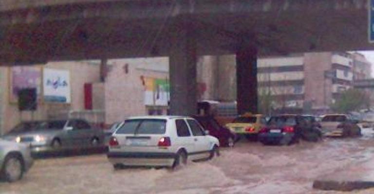 الأمانة: تجمع مياه الواحة بسبب ربط مزاريب الأبنية بخطوط الصرف