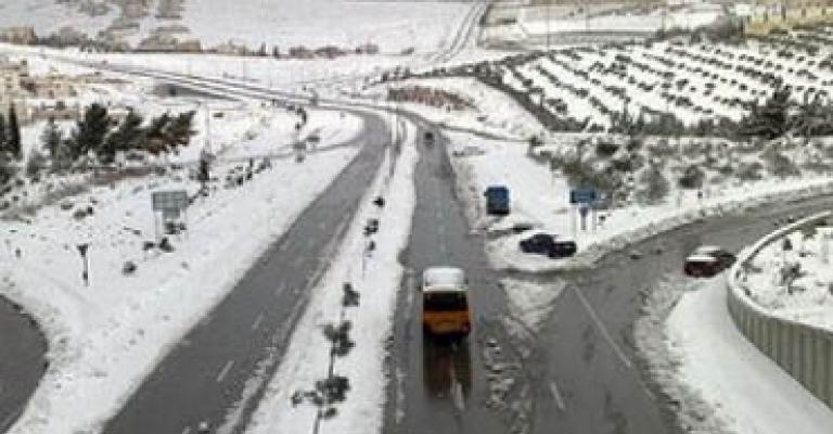 معظم طرق المملكة سالكة بحذر