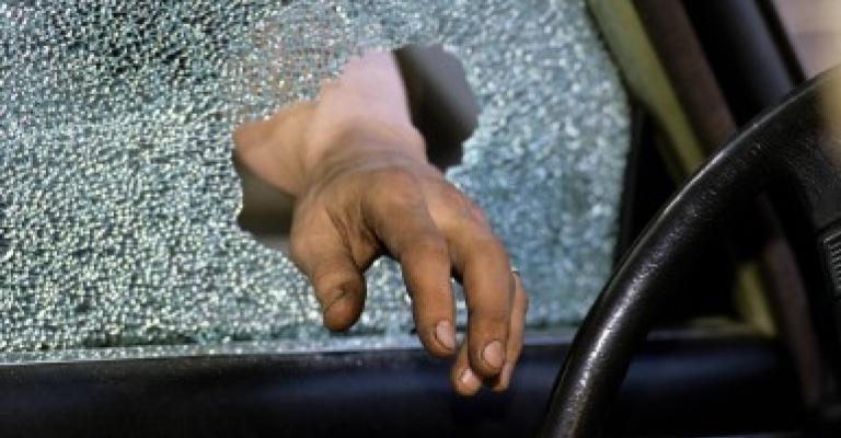 القبض على سارقي مركبات 