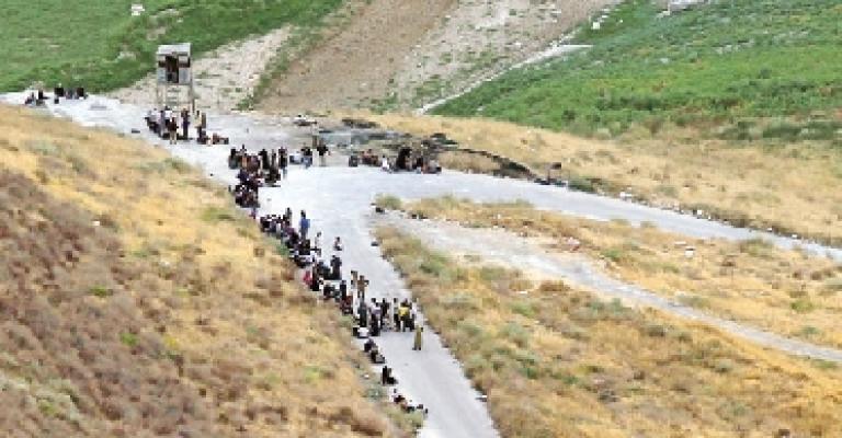 11 ألف سوري يلجأون الى الاردن خلال الايام الثلاثة الماضية 11 ألف سوري يلجأون الى الاردن خلال الايام الثلاثة الماضية
