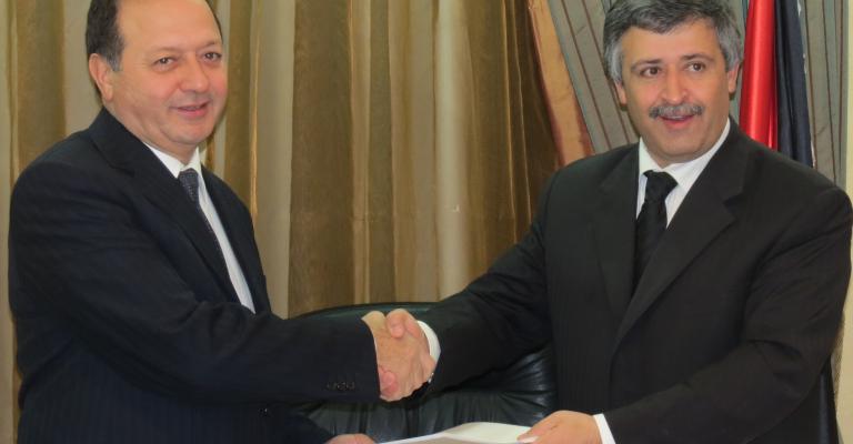 اتفاقية لتشغيل اكثر من مئتي باحث عن عمل