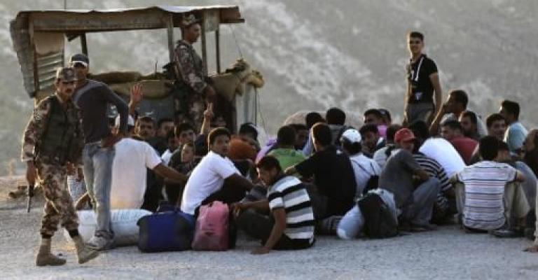 1677 لاجئاً سورياً يصلون الأردن