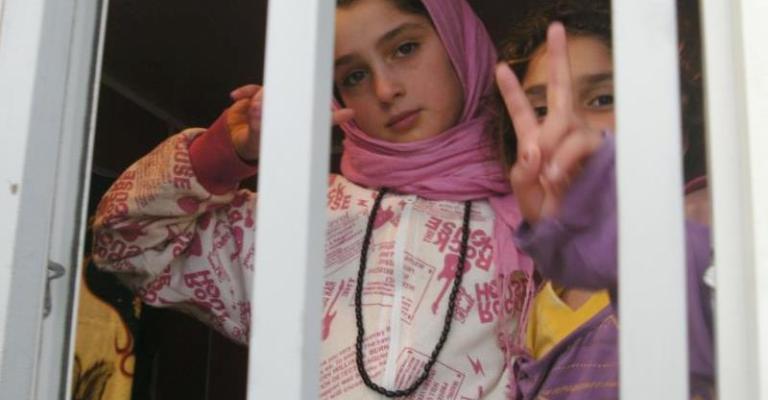 اطفال في الزعتري فرحون بالحصول على كرفان/ فيسبوك 
