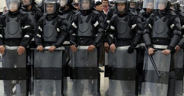 هيومن رايتس تنتقد اعتماد الحكومة على القوة ضد المتظاهرين 