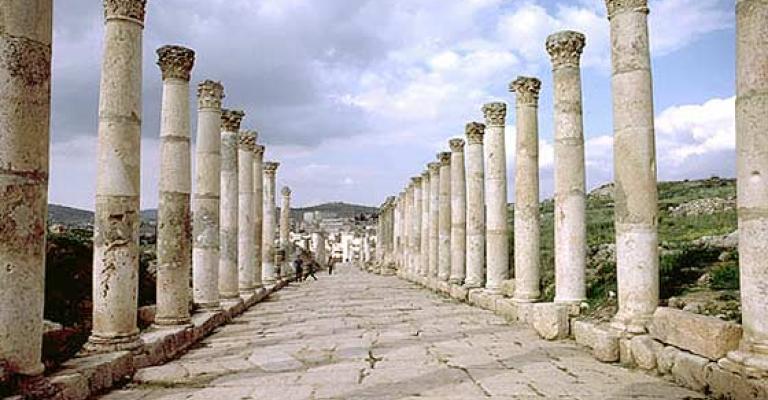 نزال: جذب السياحة مرتبط بالقدرة على التسويق 