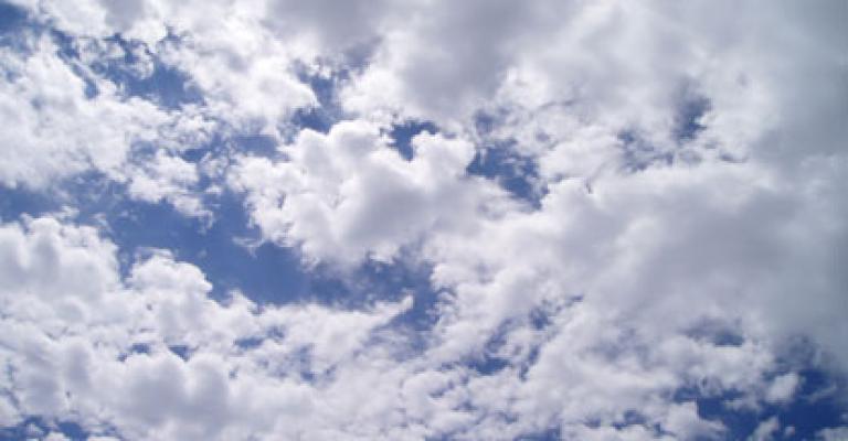 طقس لطيف وأمطار متفرقة الجمعة 