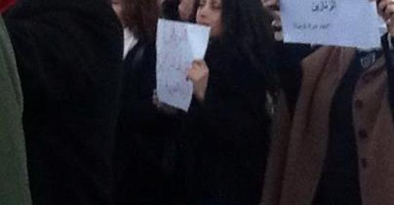 معتصمون: البنت المصرية خط أحمر