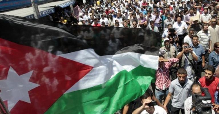 "على العهد" مسيرة للإسلاميين من امام الحسيني 