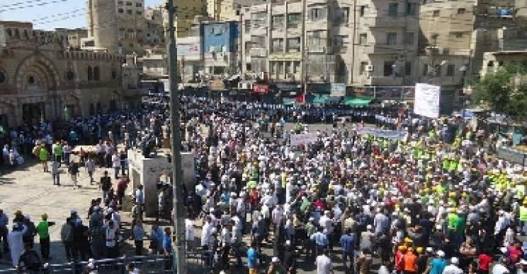 "ازمة حكم لا حكومات" مسيرة من امام الحسيني الجمعة 