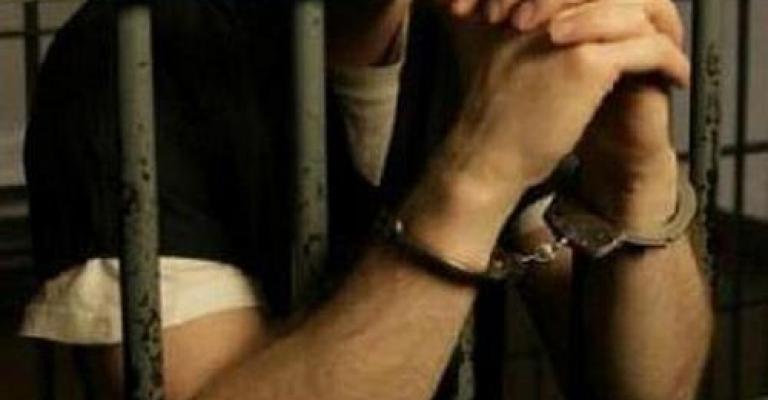 القبض على ممتهن تزوير الاوراق الرسمية 