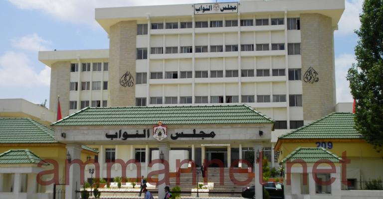 عمال مياومة الزراعة امام مجلس النواب لطلب التثبيت 