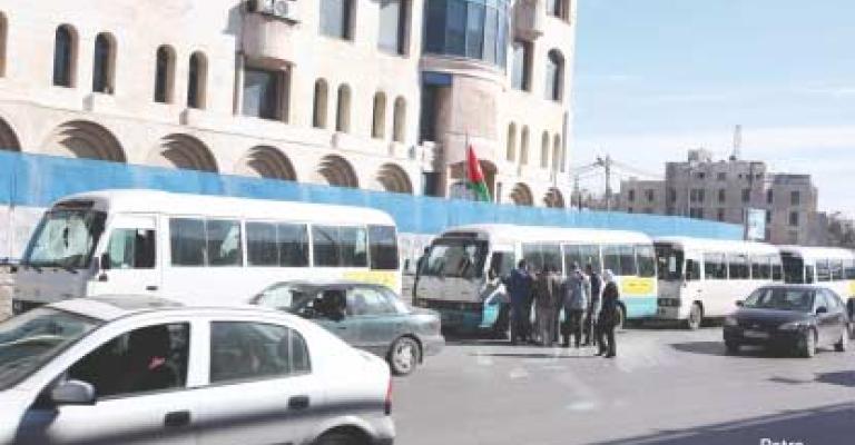 اعتصام سائقي خط صويلح للمطالبة بمواقف رسمية