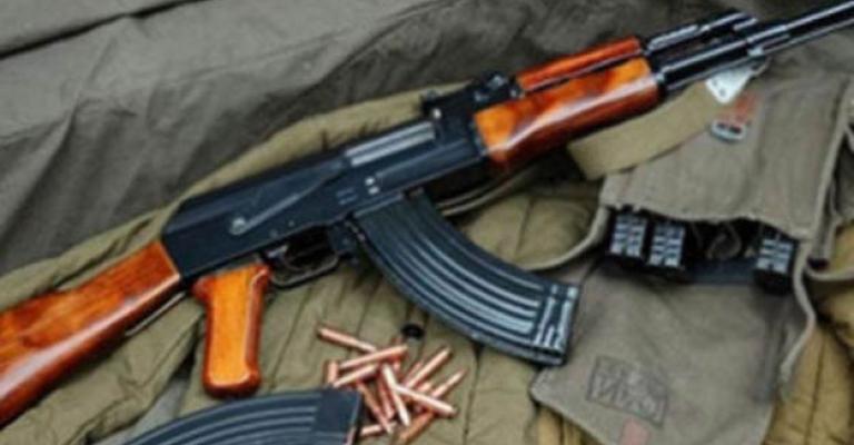 العثور على أسلحة وأموال إثر حادث سير