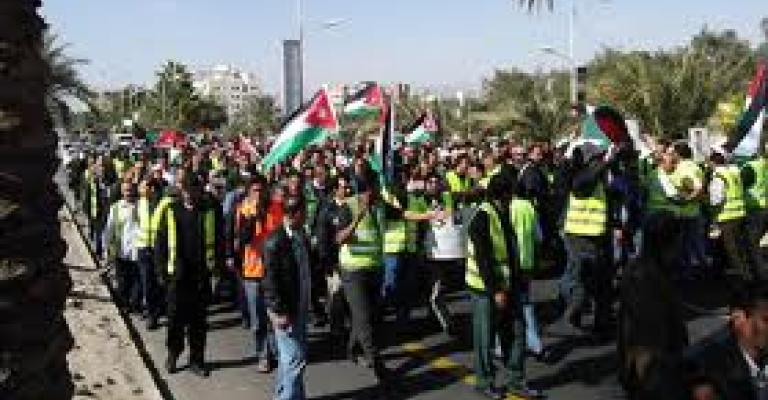 في عيد العمال: مطالب تتراكم والإضرابات مستمرة