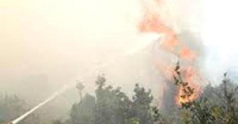 إخماد حريق ممتد من الجانب الإسرائيلي