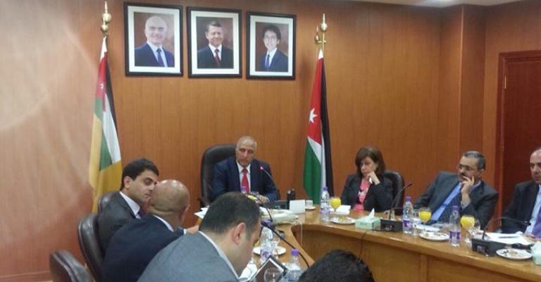 رئيس الجامعة الأردنية يطالب بضابطة عدلية للشرطة الجامعية