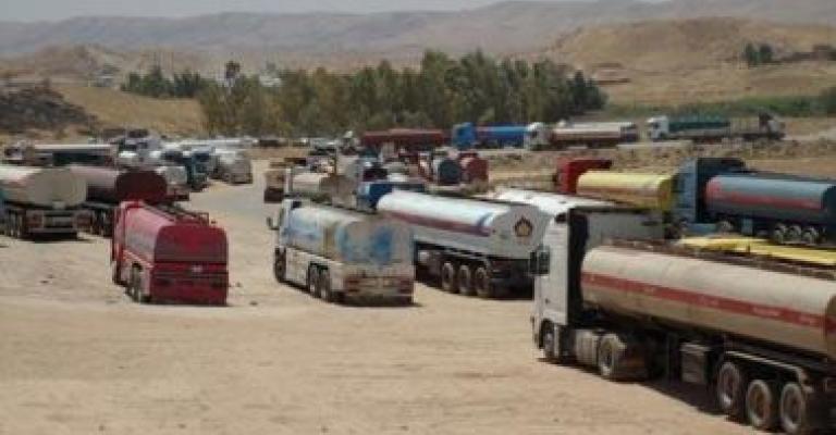 سائقو شاحنات النفط يهددون بالإضراب