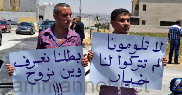 أهالي الأسرى يلوحون باضراب مفتوح عن الطعام- صور