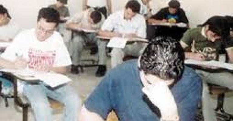 1800 مخالفة بالثانوية حتى الان..واستخدام نماذج مختلفة بباقي المباحث