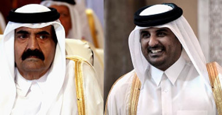 أمير قطر حمد بن خليفة يسلم السلطة إلى ولي العهد تميم بن حمد آل ثاني