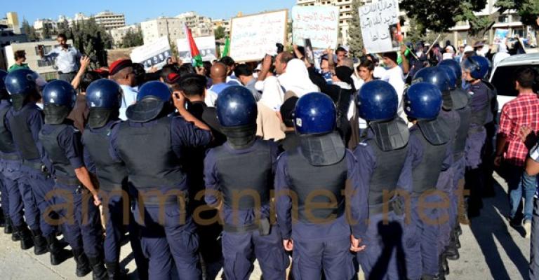 منع أهالي الأسرى من التوجه للداخلية- صور